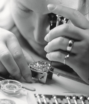 Anonimo watch making process