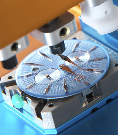 Officina del Tempo watch assembly