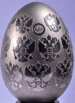 Easter egg made ​​of platinum