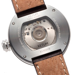 Xetum watch backside