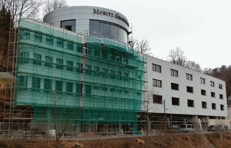 The “Moritz Grossmann”  sign is already installed on fully exposed rotunda