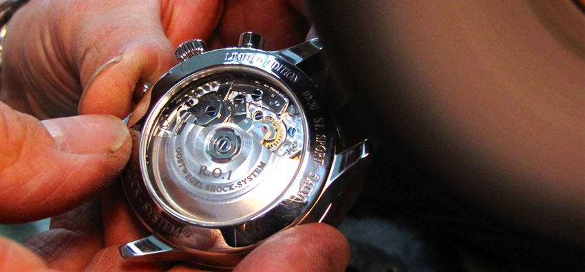 Roland Oostwegel watch creating