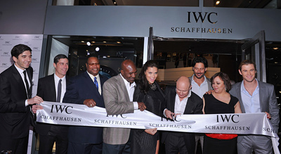 IWC’s North American president Gianfranco D’Attis, actor Matthew Fox, boxer Larry Holmes, boxer Evander Holyfield, model Adriana Lima, IWC CEO Georges Kern, actor Joe Mangianello, Miya Ali (daughter of Muhammad), and actor Chris Hemsworth officially open the boutique
