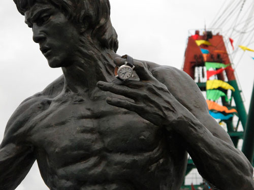 Bruce Lee's statue with Speake-Marin watch