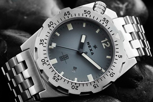 Hexa Q500 watch