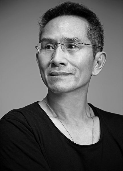 An award-winning choreographer, a pioneer of modern Chinese dance, Lin Hwaimin