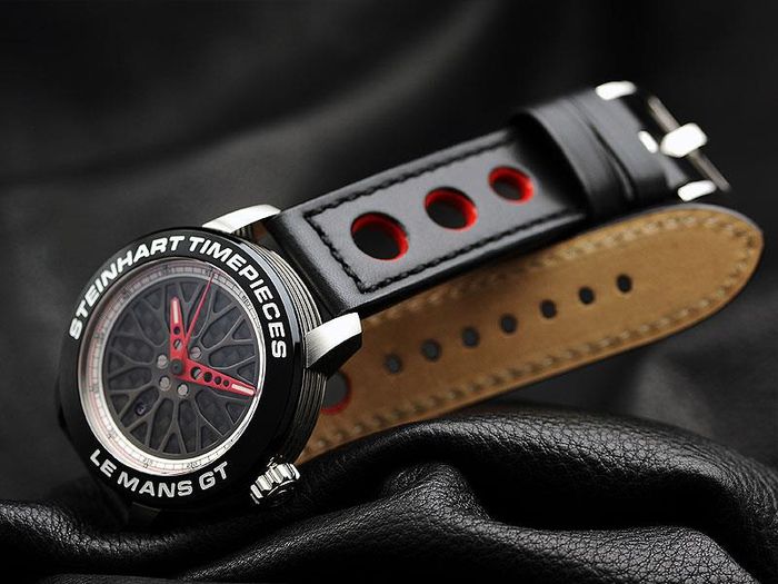 Le Mans GT Automatic watch