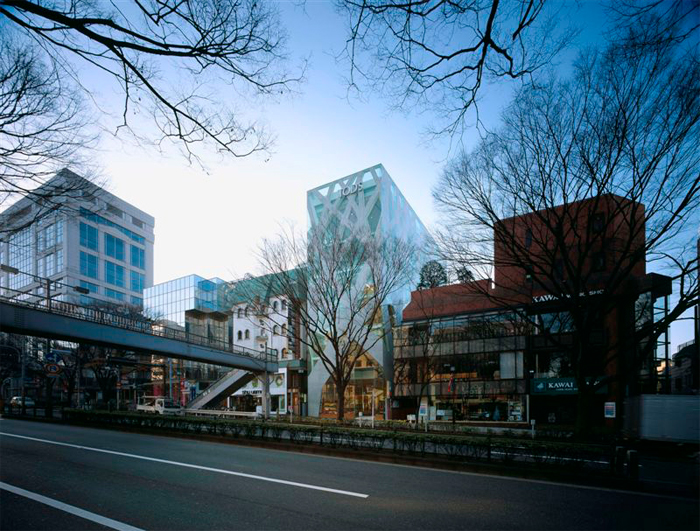 Store building TOD'S in Omotesando Tokyo - Photo: Nacasa & Partners Inc.