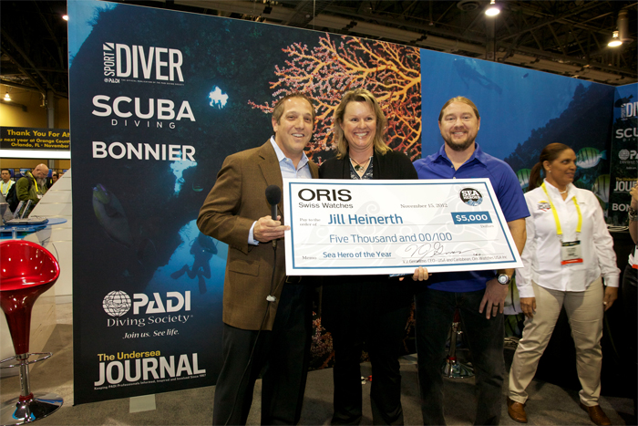 Jill Heinerth, one of five winners of Sea Heroes-2012, received the top prize of $ 5000 by Oris