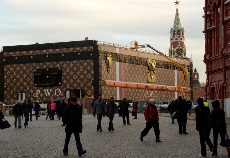 The world`s largest Louis Vuitton bag on the Red Square