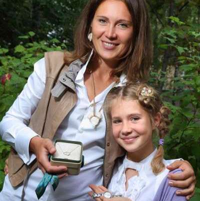 The children received a gift from the collection - a model Junior, and mothers - amazing jewelry from Frederique Constant